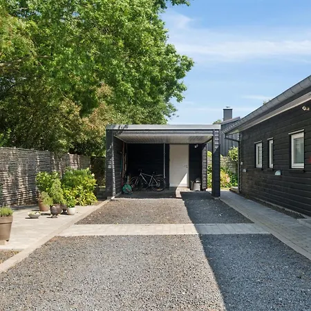 Jerrik - 1-2km From The Sea By Interhome